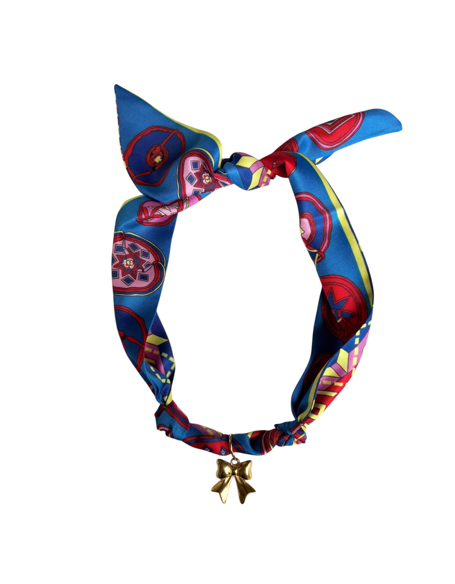 Wynne scarf necklace