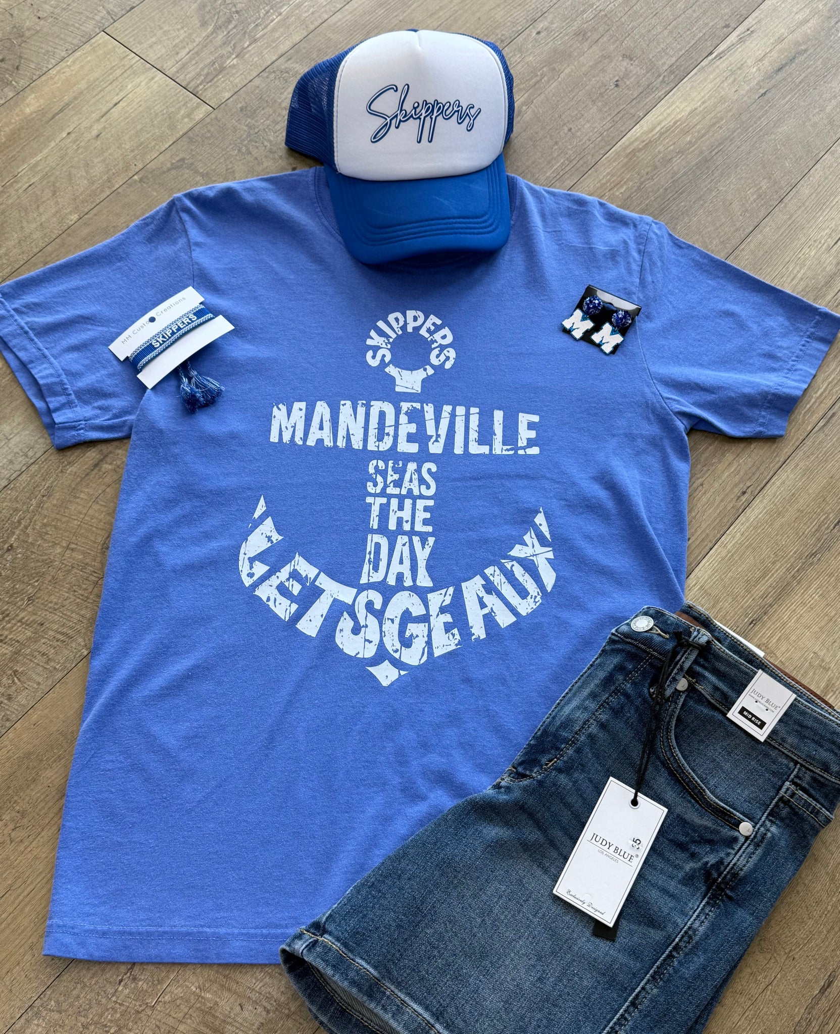 Mandeville Mandeville SEAS THE DAY Shirt Distressed Lt. blue comfort color shirt